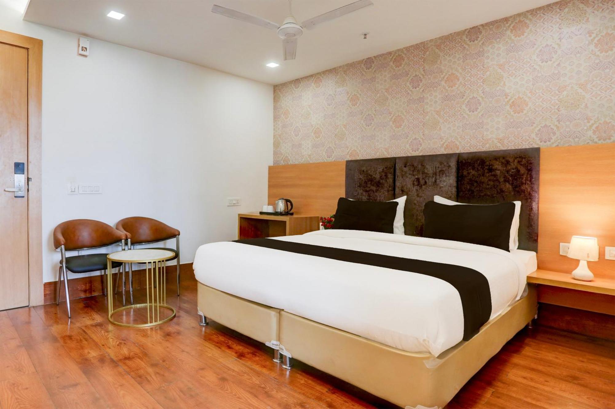 Palette Calista Premium Resort Samalkha Exterior foto